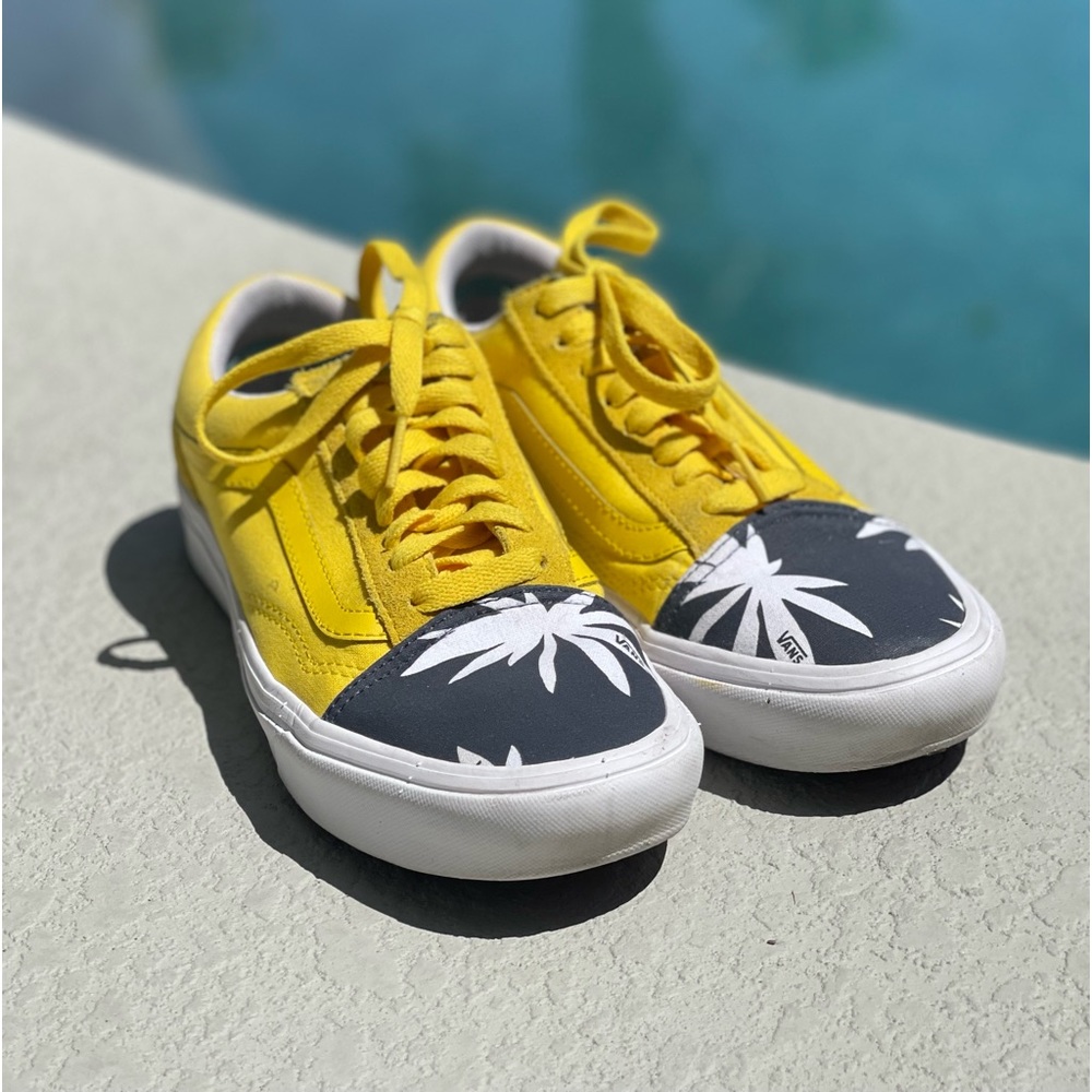Yellow Old School Custom Vans , woman size 8 - Picture 3 of 6